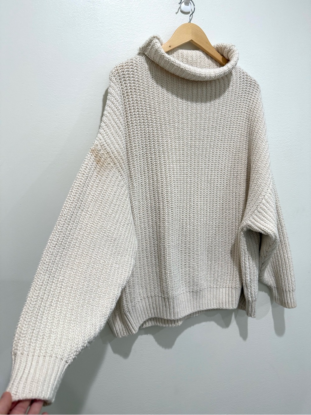 Free People Ivory Cable Knit Cotton Chunky Cowl Neck Oversized Sweater Medium - Picture 3 of 11